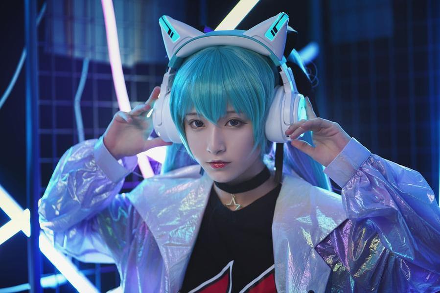 铁板烧鬼舞cos黑贞凶器cosplay完美呈现，你在等什么？